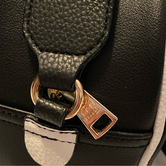 👑 Juicy Couture Crown Bowling Bag with Crossbody Strap - Picture 5 of 8